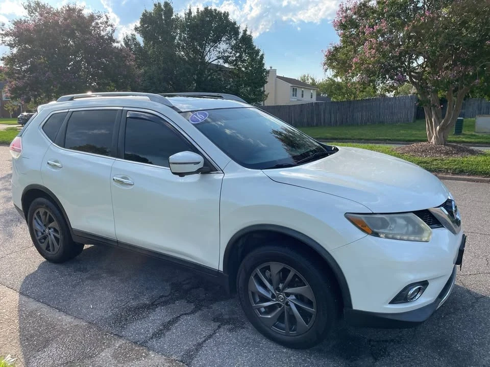 2016 Nissan Rogue - Image 8 of 20