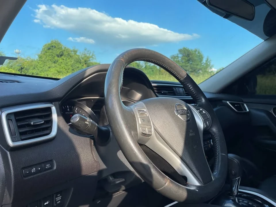 2016 Nissan Rogue - Image 15 of 20