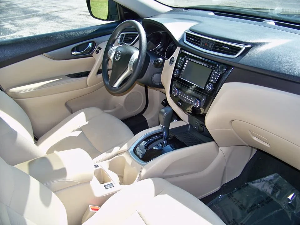 2016 Nissan Rogue - Image 15 of 20