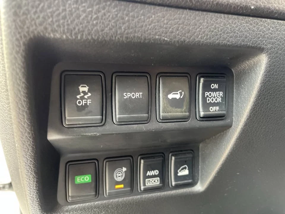 2016 Nissan Rogue - Image 16 of 20