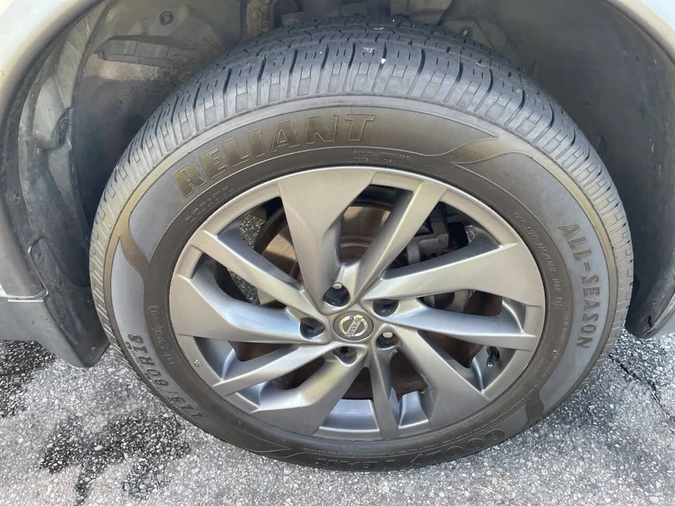 2016 Nissan Rogue - Image 13 of 20
