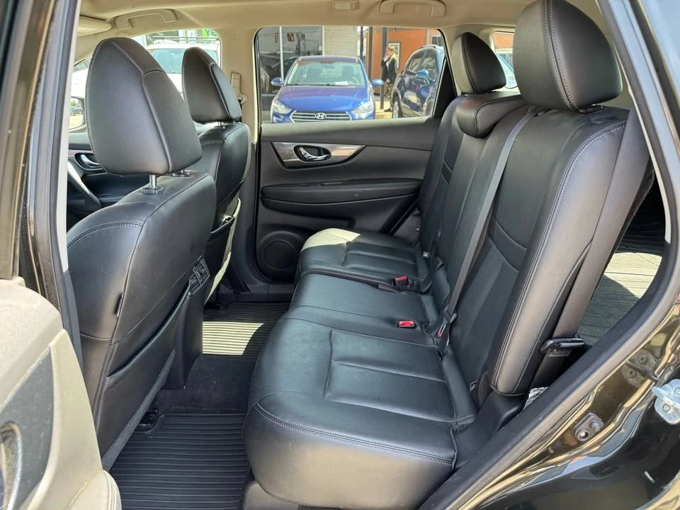 2016 Nissan Rogue - Image 9 of 20