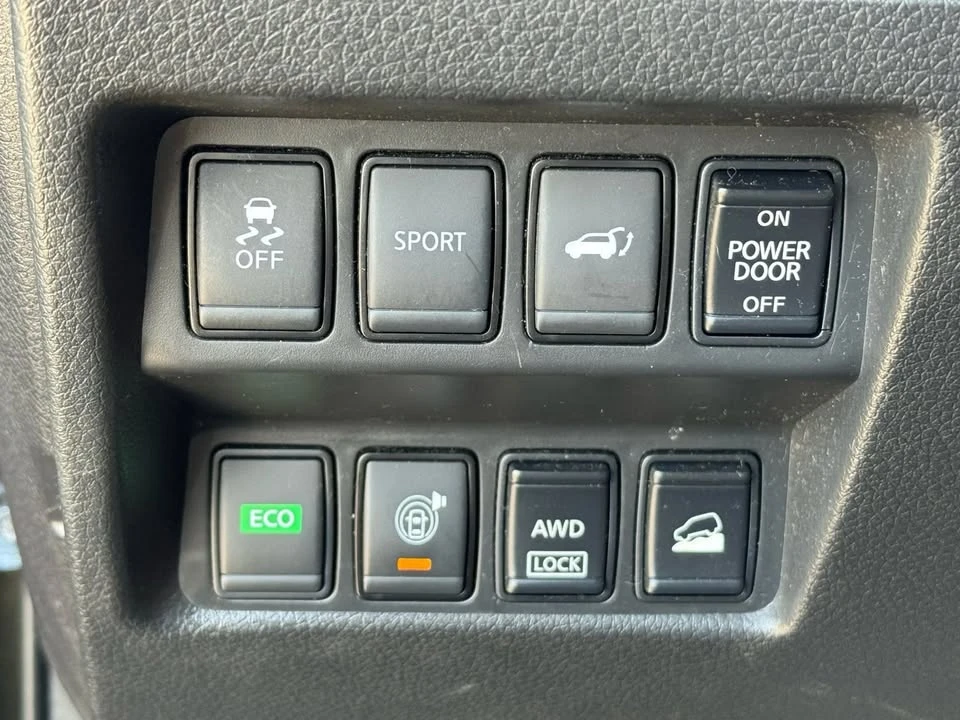 2016 Nissan Rogue - Image 17 of 20