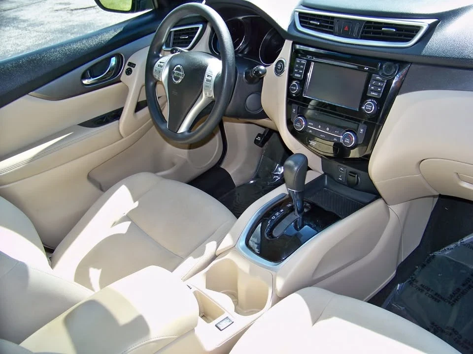 2016 Nissan Rogue - Image 16 of 20