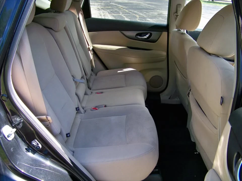 2016 Nissan Rogue - Image 17 of 20