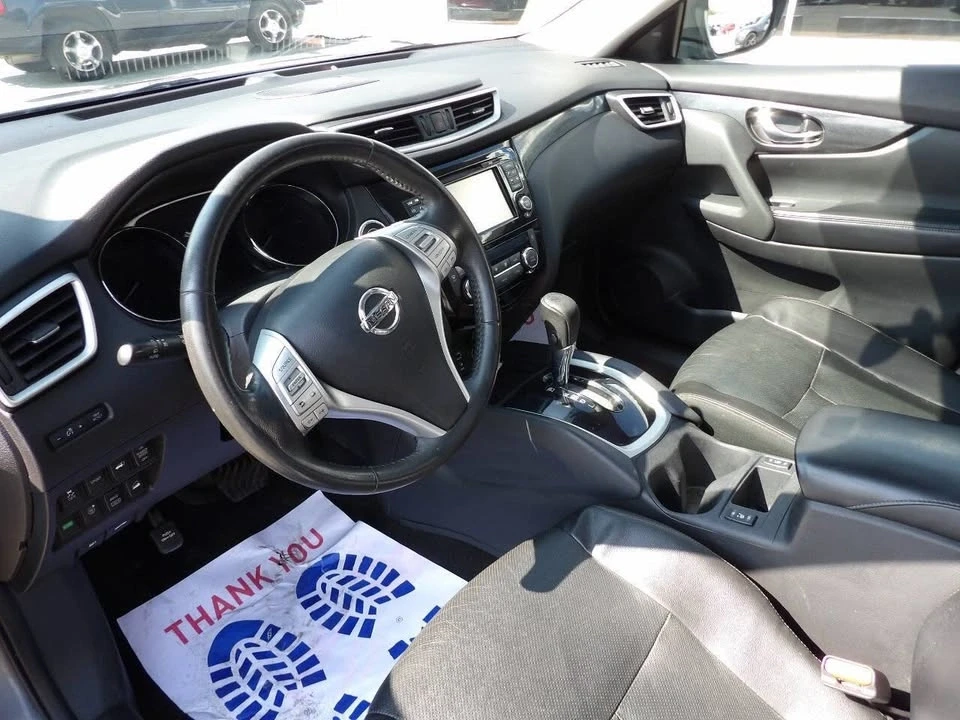 2016 Nissan Rogue - Image 11 of 19