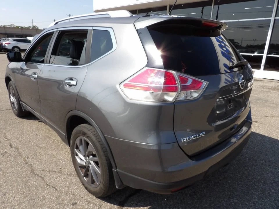 2016 Nissan Rogue - Image 8 of 19