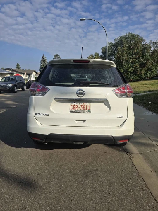 2016 Nissan Rogue - Image 11 of 11