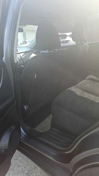 2016 Nissan Rogue - Image 11 of 19