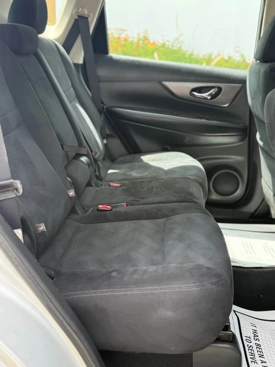 2016 Nissan Rogue - Image 6 of 7