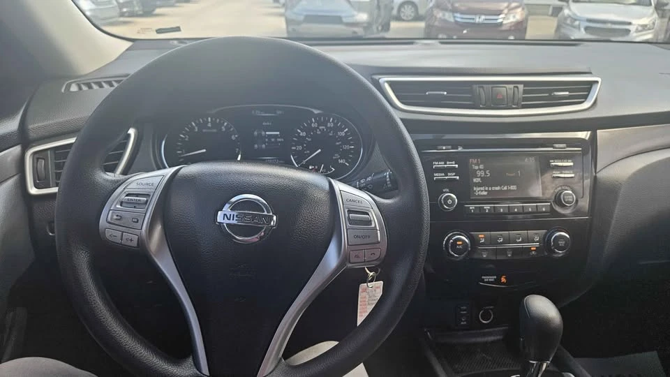 2016 Nissan Rogue - Image 14 of 19