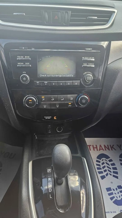 2016 Nissan Rogue - Image 16 of 19