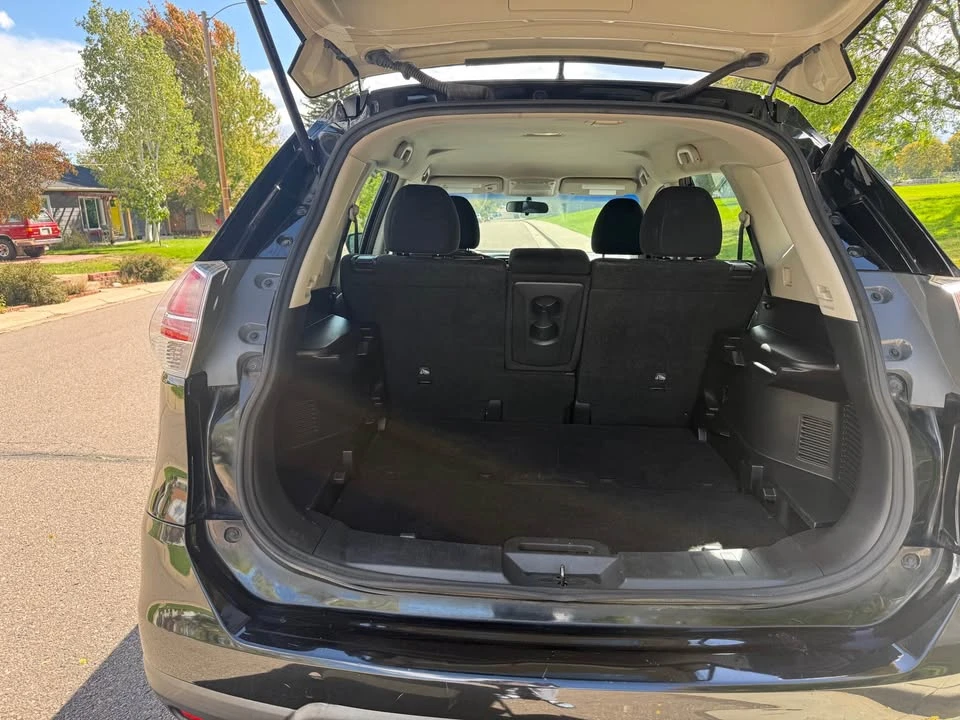 2016 Nissan Rogue - Image 4 of 10