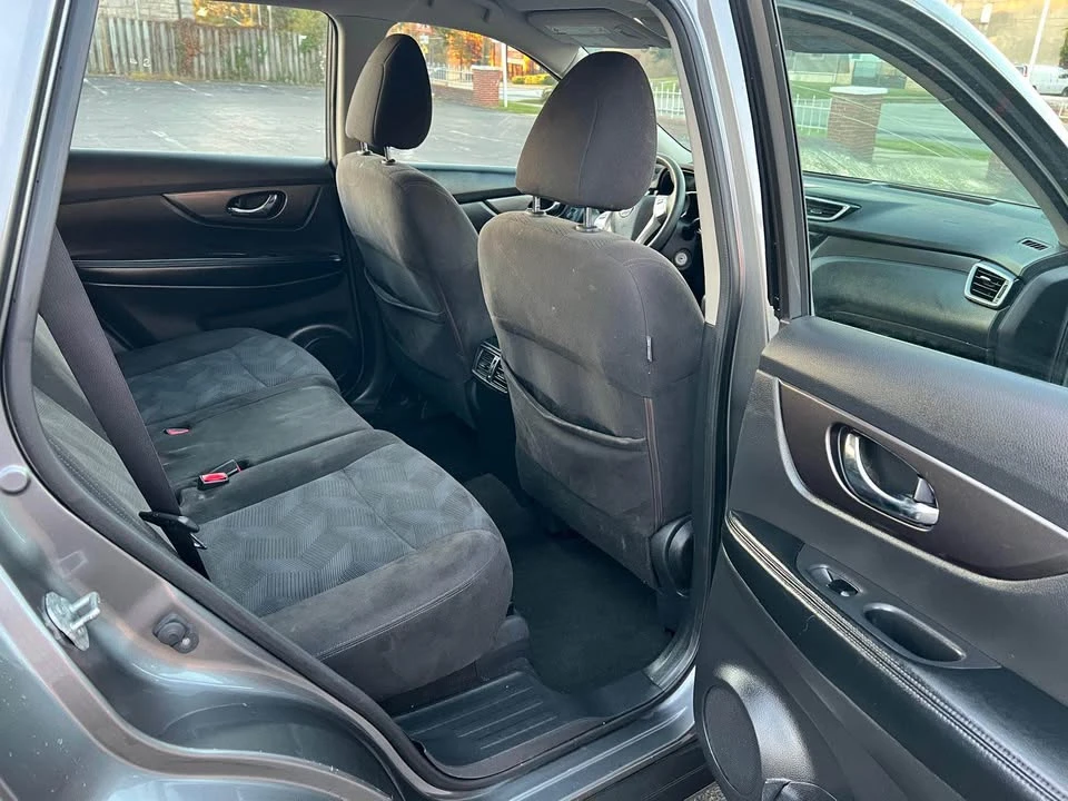 2016 Nissan Rogue - Image 6 of 8
