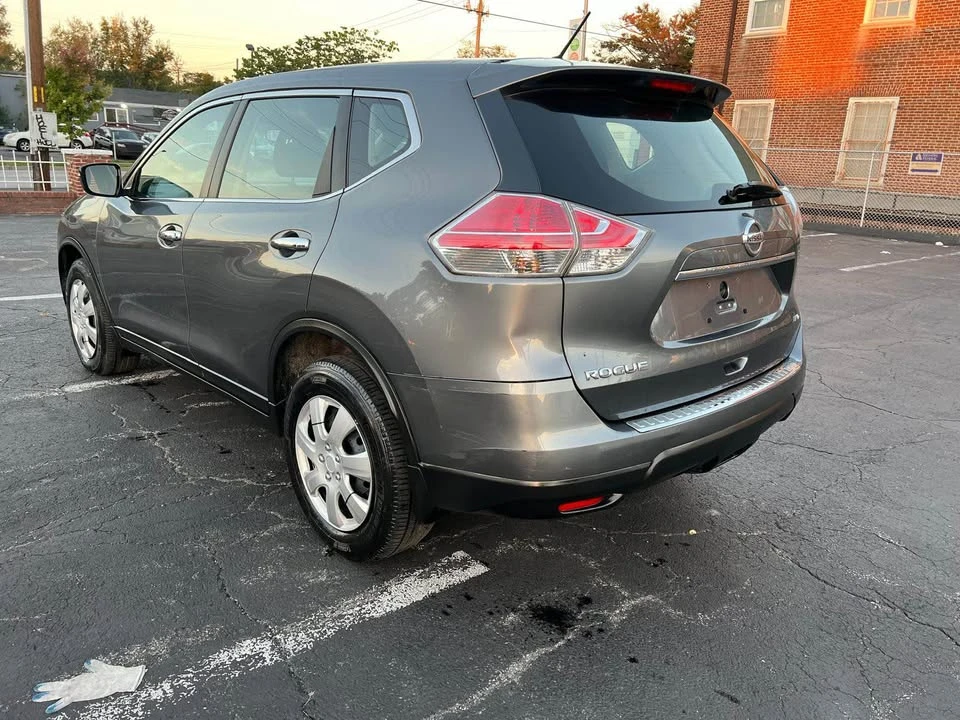 2016 Nissan Rogue - Image 4 of 8