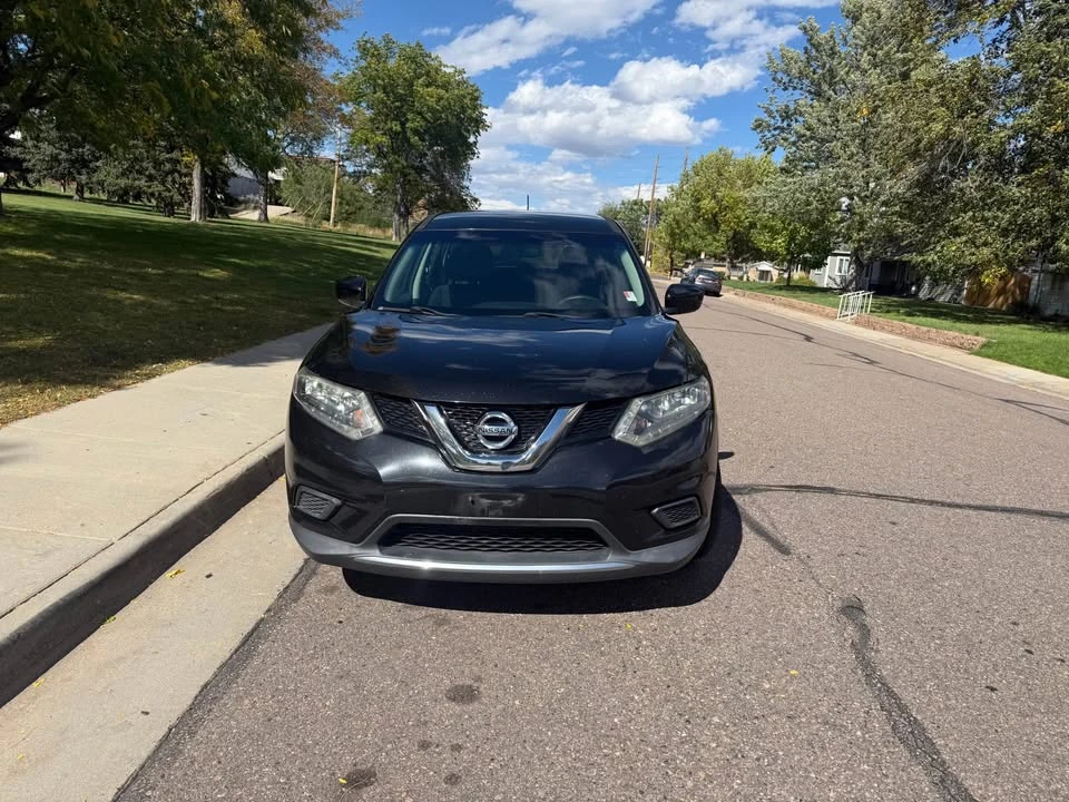 2016 Nissan Rogue - Image 2 of 10