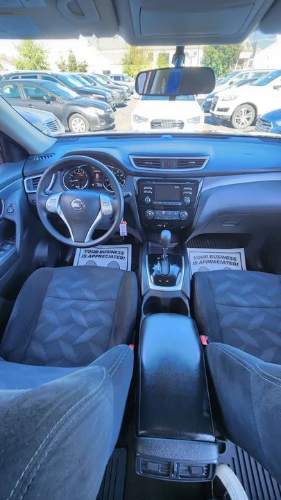 2016 Nissan Rogue - Image 13 of 20