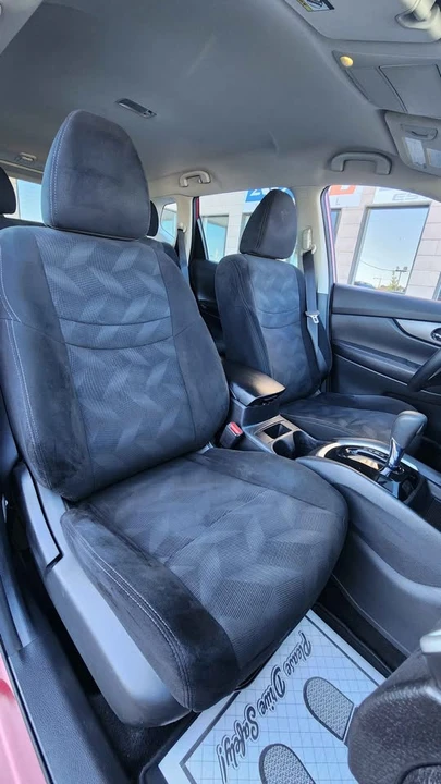 2016 Nissan Rogue - Image 11 of 20