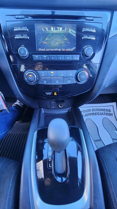 2016 Nissan Rogue - Image 16 of 20