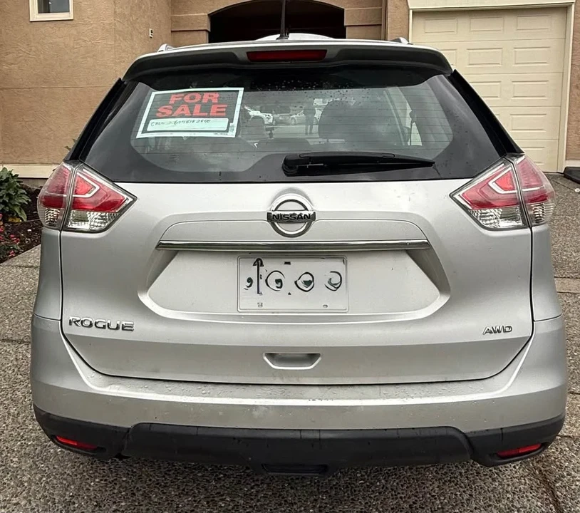 2016 Nissan Rogue - Image 8 of 8