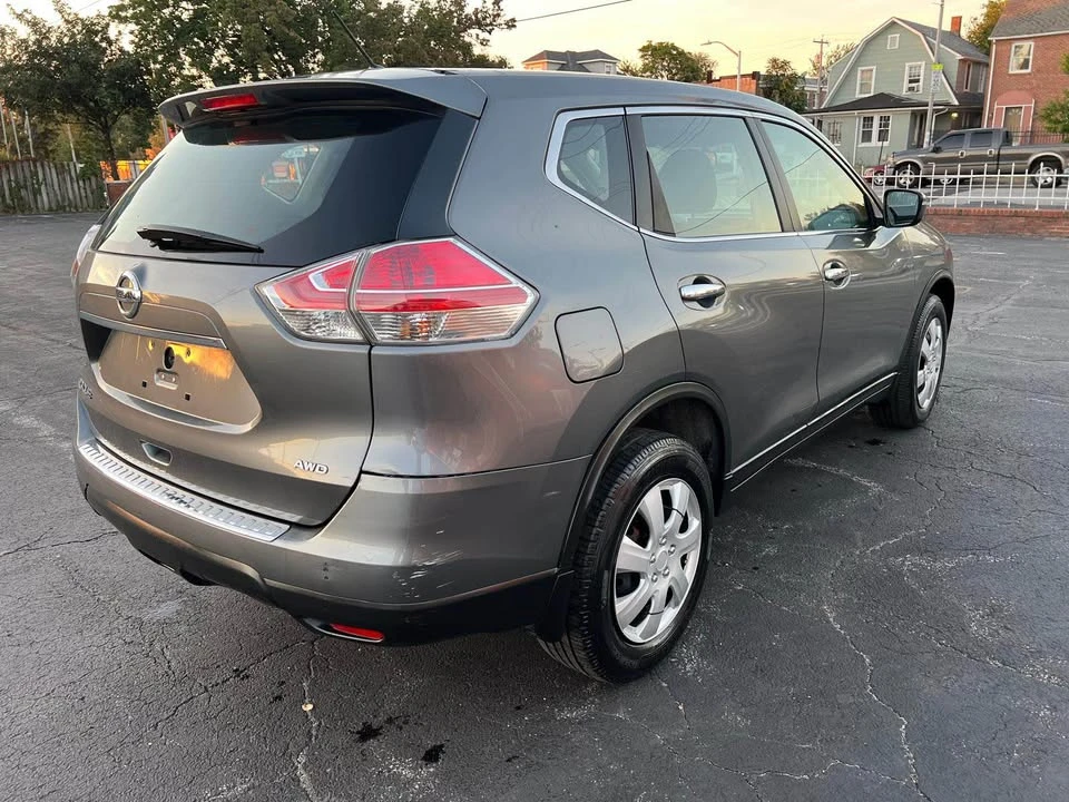 2016 Nissan Rogue - Image 3 of 8