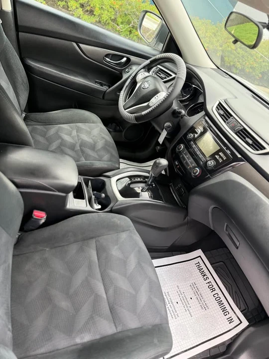2016 Nissan Rogue - Image 2 of 7