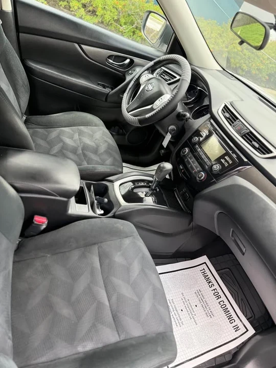 2016 Nissan Rogue - Image 2 of 9