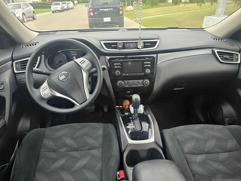 2016 Nissan Rogue - Image 10 of 11