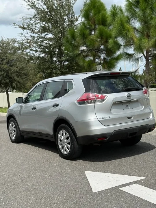 2016 Nissan Rogue - Image 8 of 9