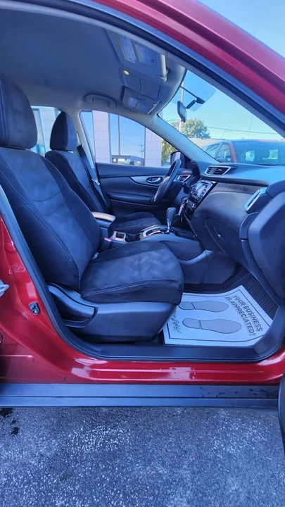 2016 Nissan Rogue - Image 10 of 20