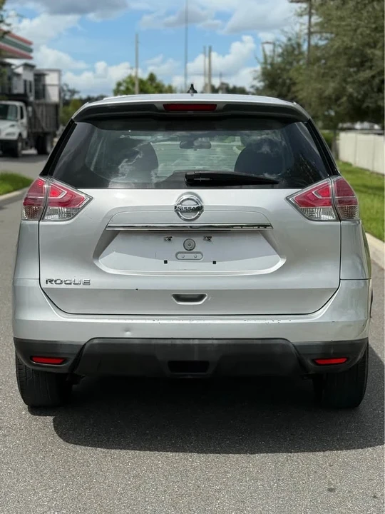 2016 Nissan Rogue - Image 7 of 9