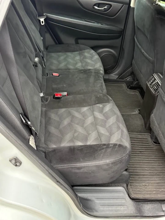 2016 Nissan Rogue - Image 6 of 8