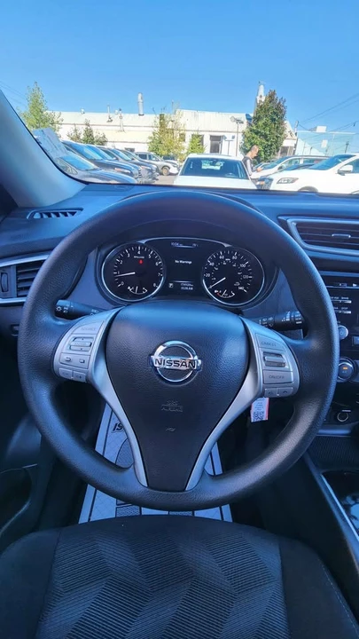 2016 Nissan Rogue - Image 17 of 20