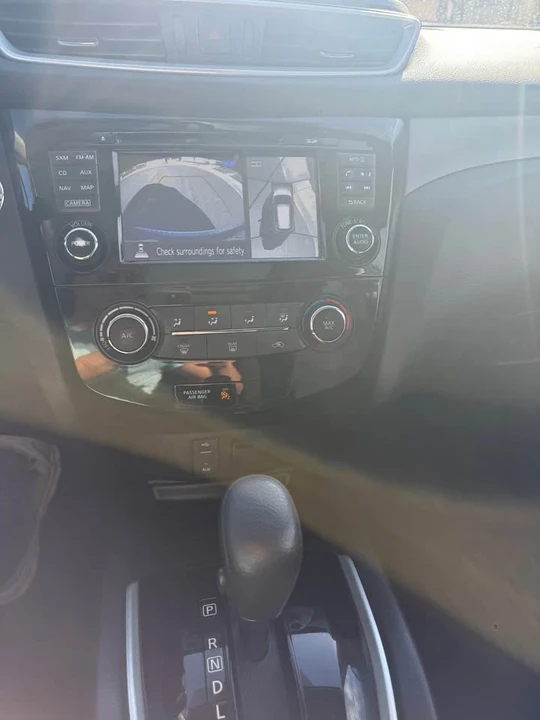 2016 Nissan Rogue - Image 8 of 13