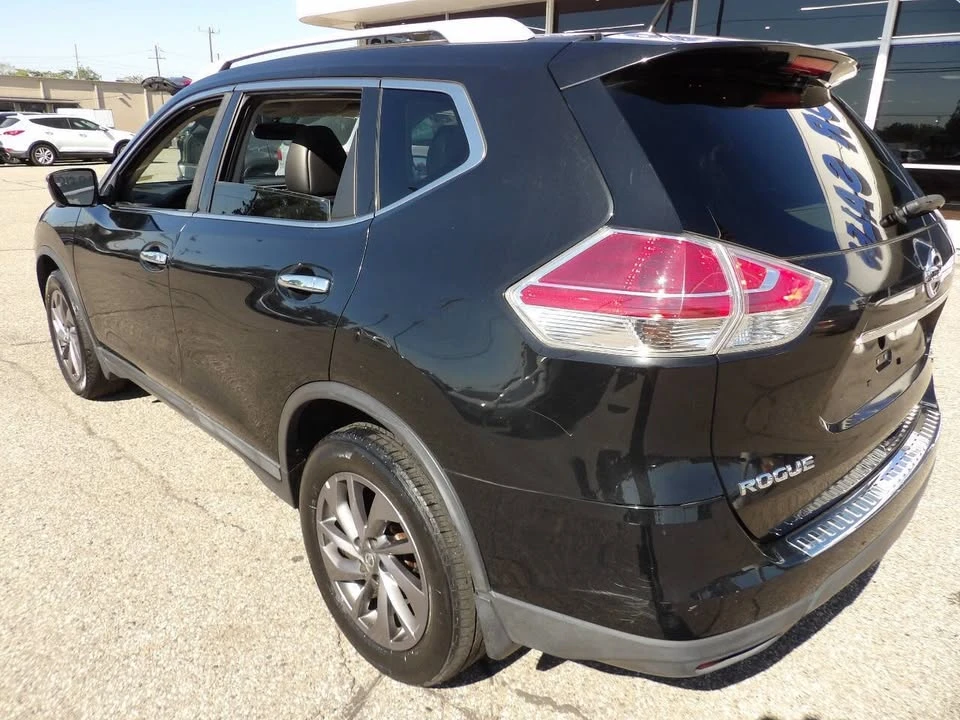 2016 Nissan Rogue - Image 7 of 19