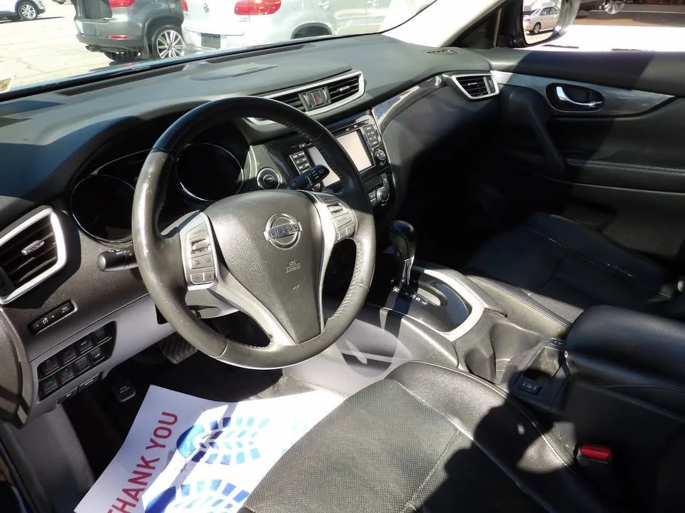 2016 Nissan Rogue - Image 10 of 19