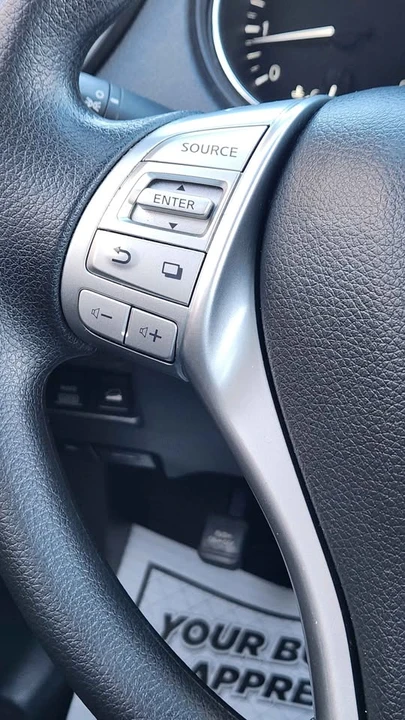 2016 Nissan Rogue - Image 19 of 20