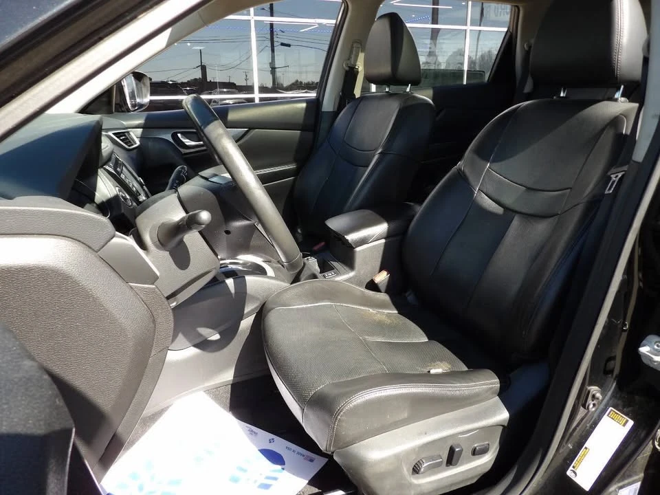 2016 Nissan Rogue - Image 8 of 19