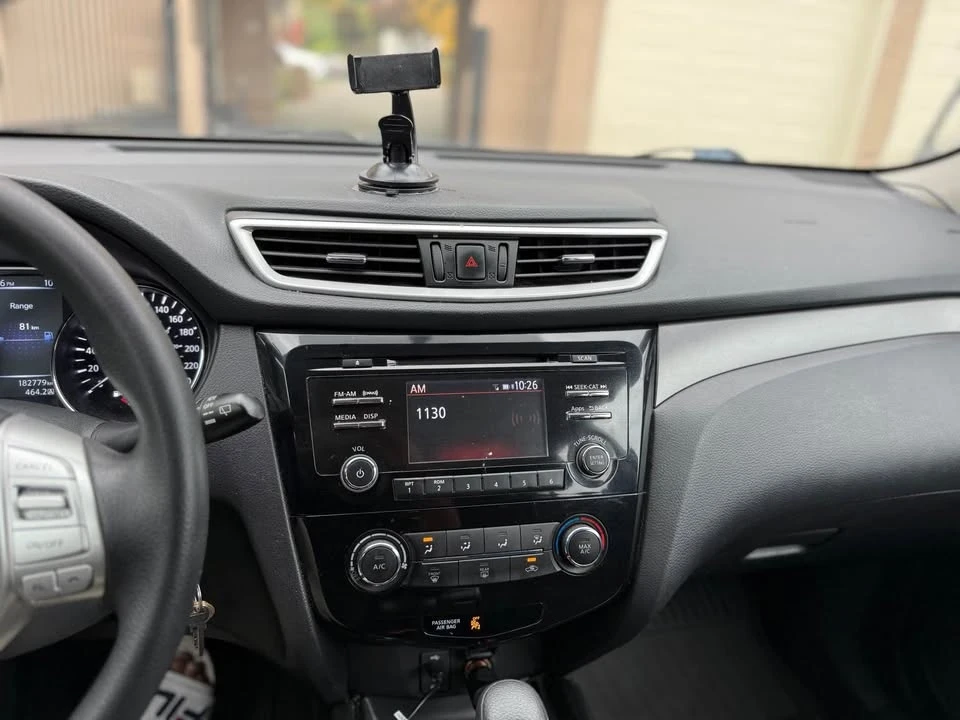 2016 Nissan Rogue - Image 4 of 8