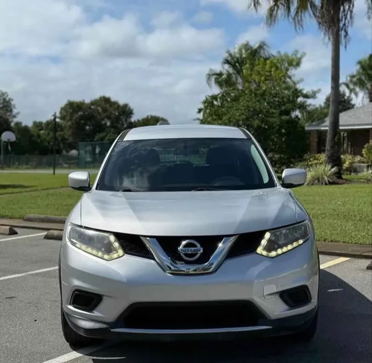2016 Nissan Rogue - Image 2 of 4