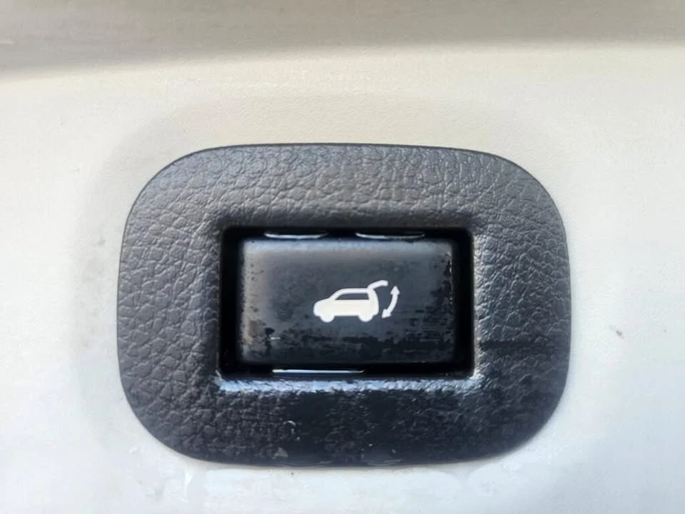 2016 Nissan Rogue - Image 8 of 20
