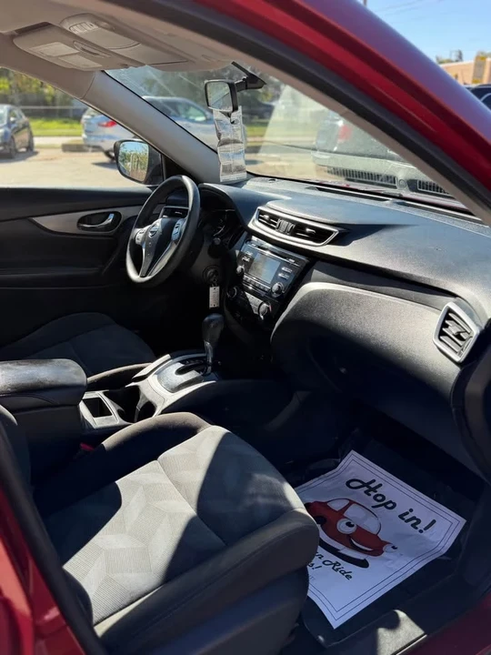 2016 Nissan Rogue - Image 13 of 16