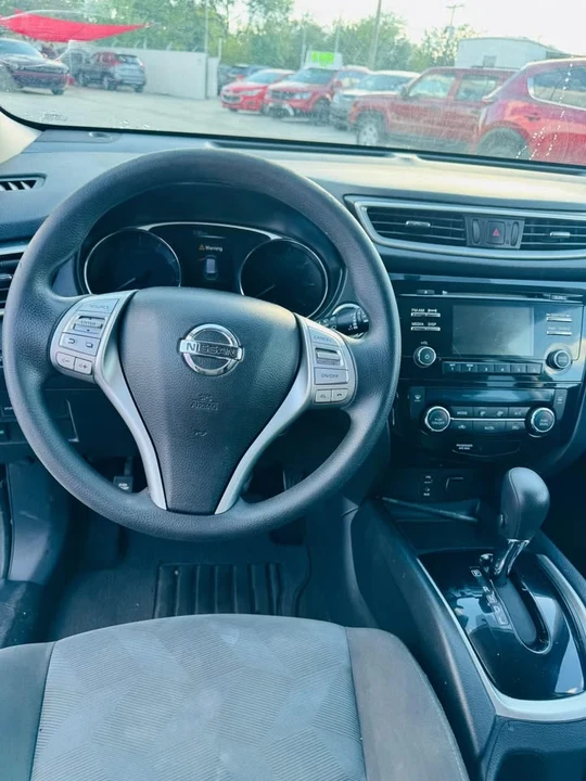 2016 Nissan Rogue - Image 4 of 6