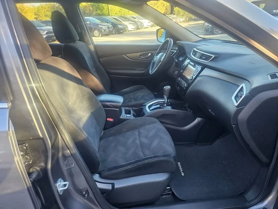 2016 Nissan Rogue - Image 17 of 20