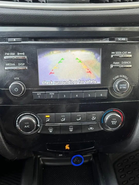 2016 Nissan Rogue - Image 8 of 8