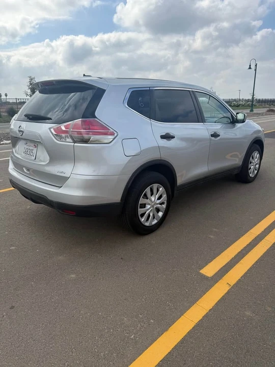2016 Nissan Rogue - Image 3 of 9