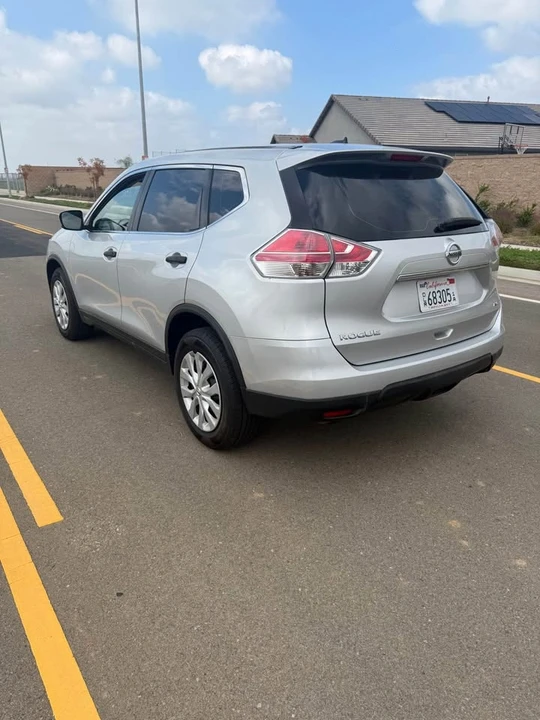 2016 Nissan Rogue - Image 4 of 9