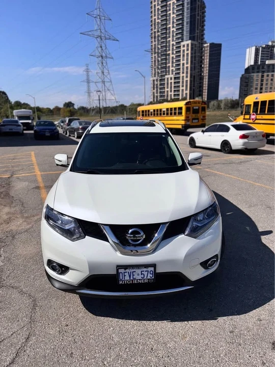 2016 Nissan Rogue - Image 14 of 18