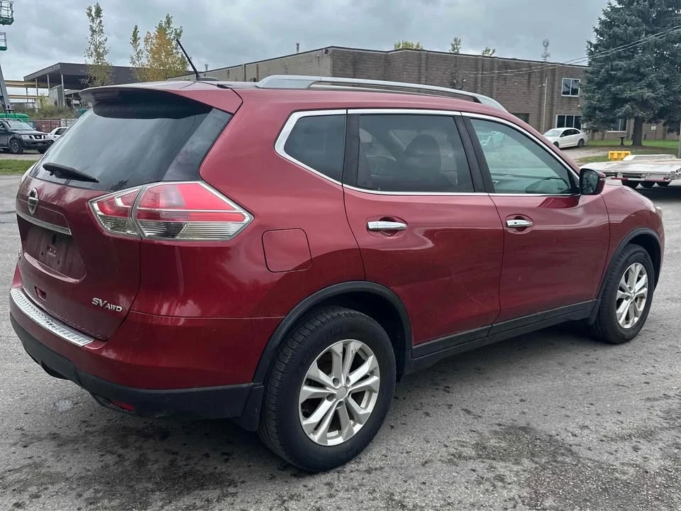 2016 Nissan Rogue - Image 2 of 9