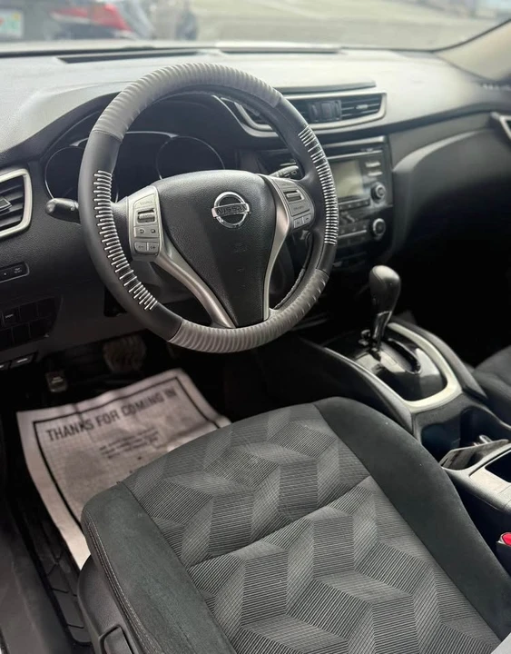 2016 Nissan Rogue - Image 3 of 4